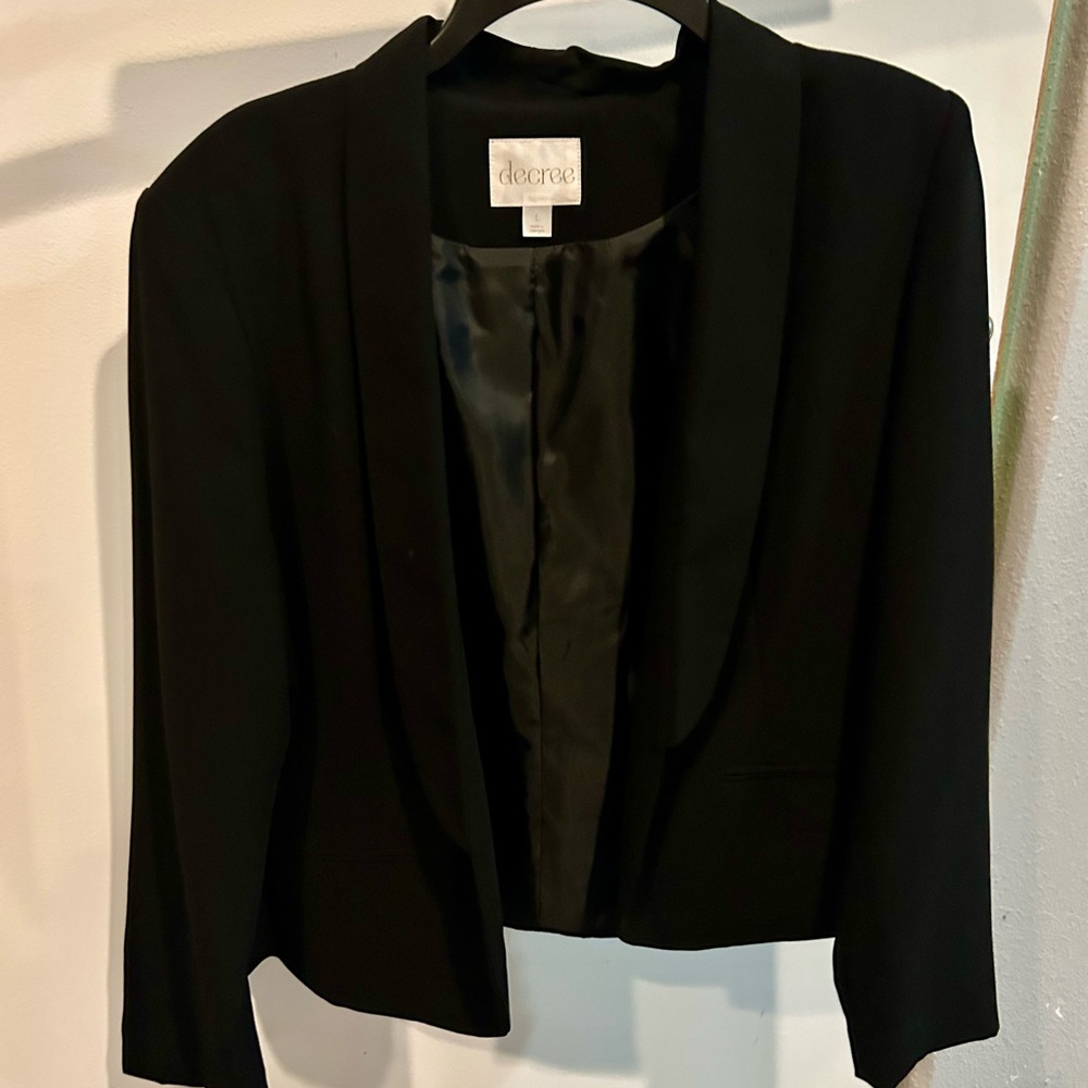 Decree Women's Elegant Black Suit Jacket
